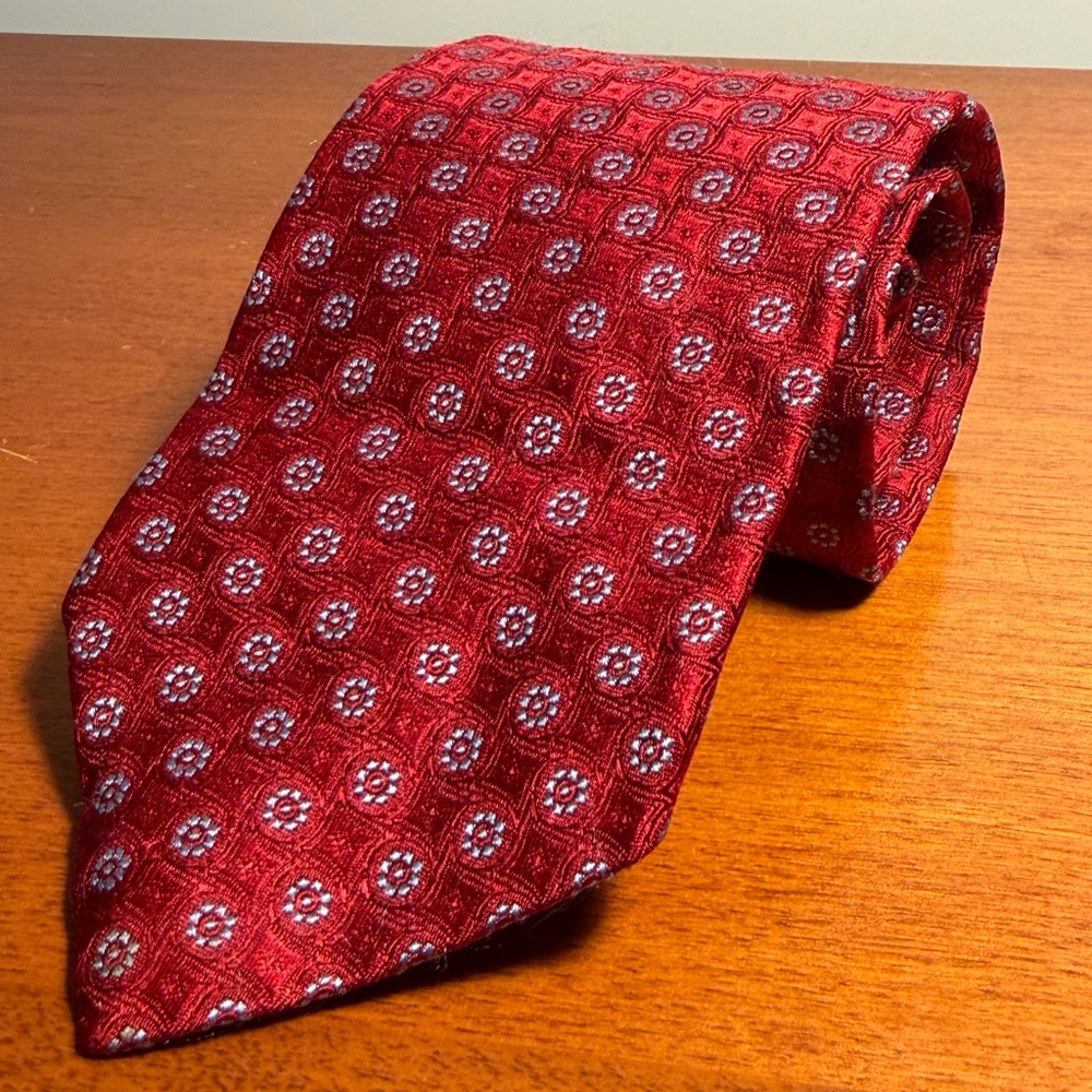 Elegant Red Patterned Men's Tie